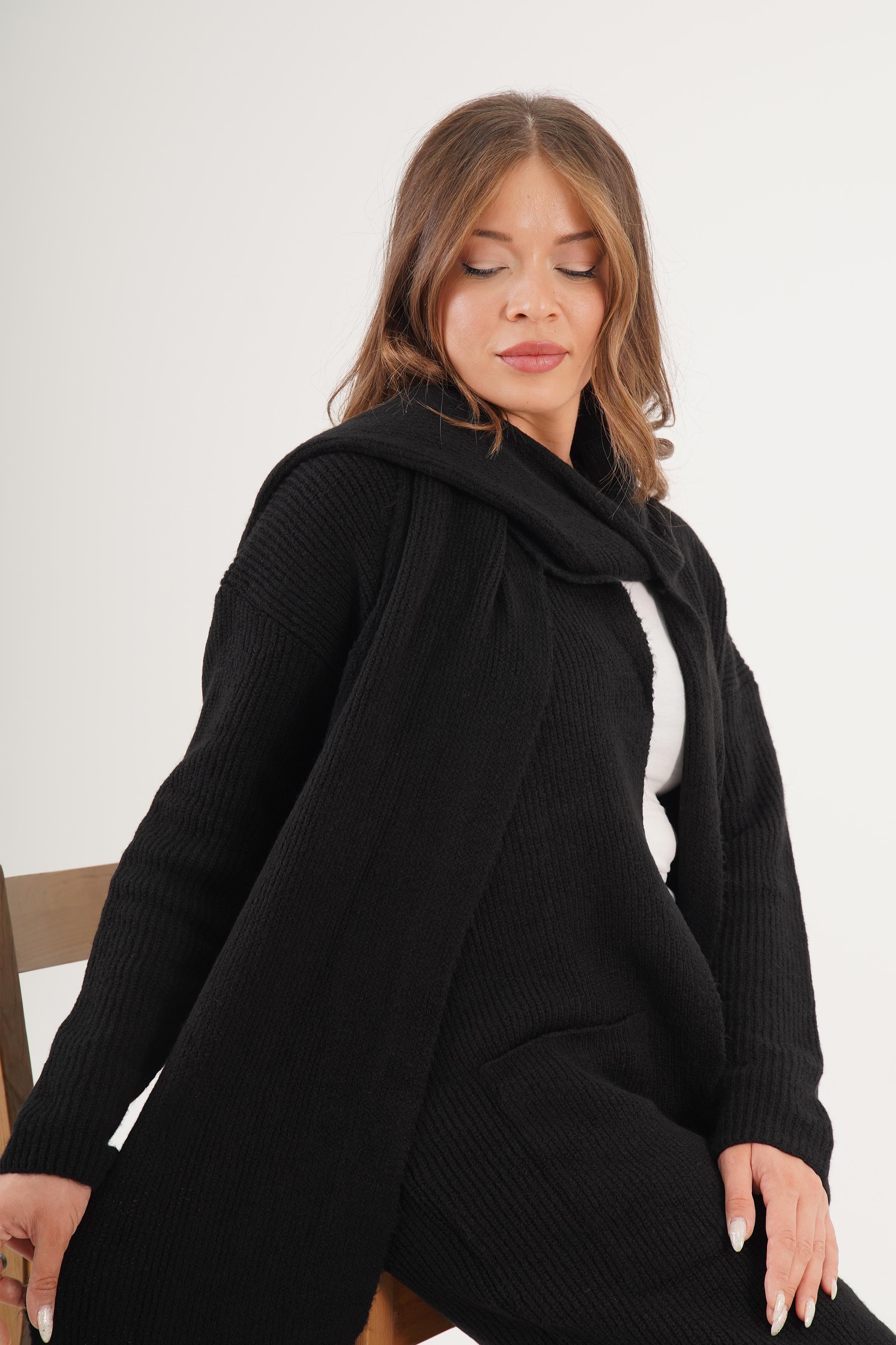 Atkı Yakalı Uzun Model Toptan Triko Hırka Stok Kodu 6649